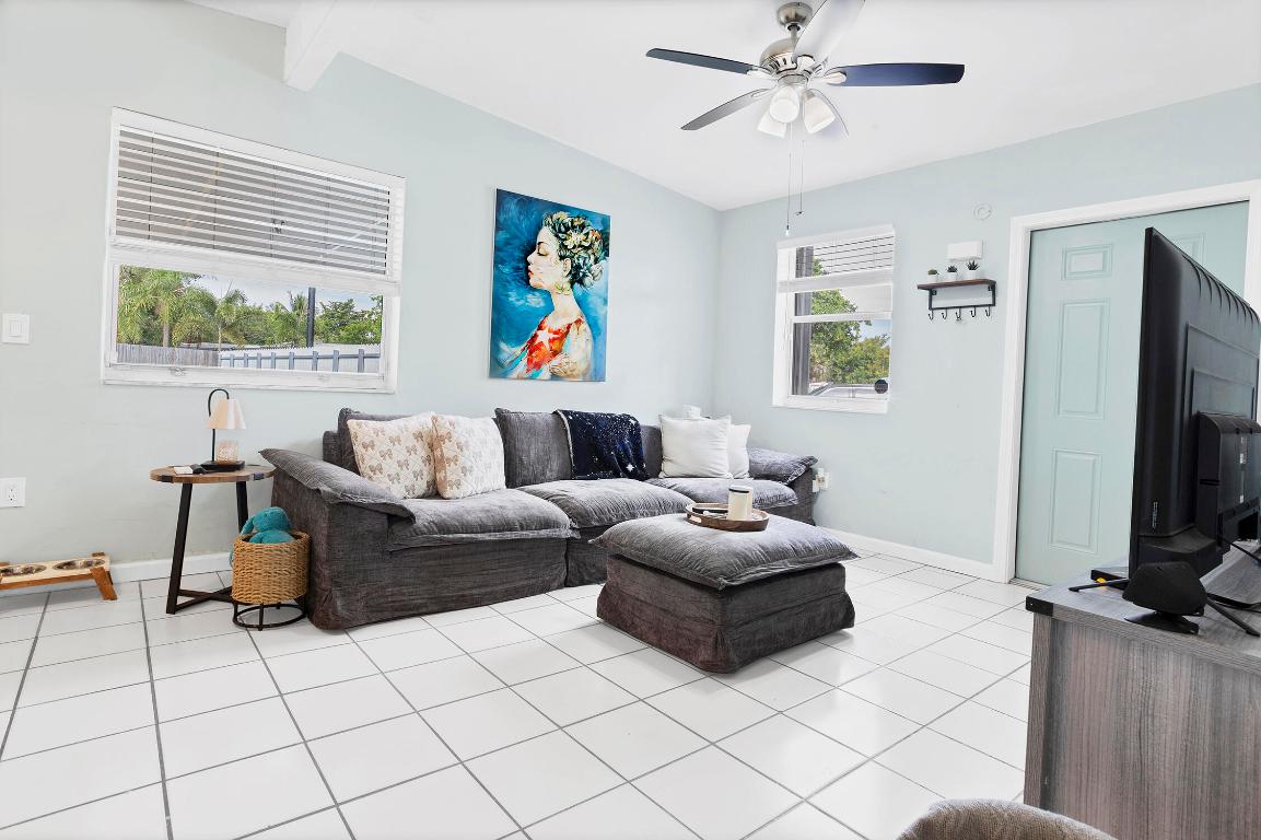 5241 NE 16th Terrace E