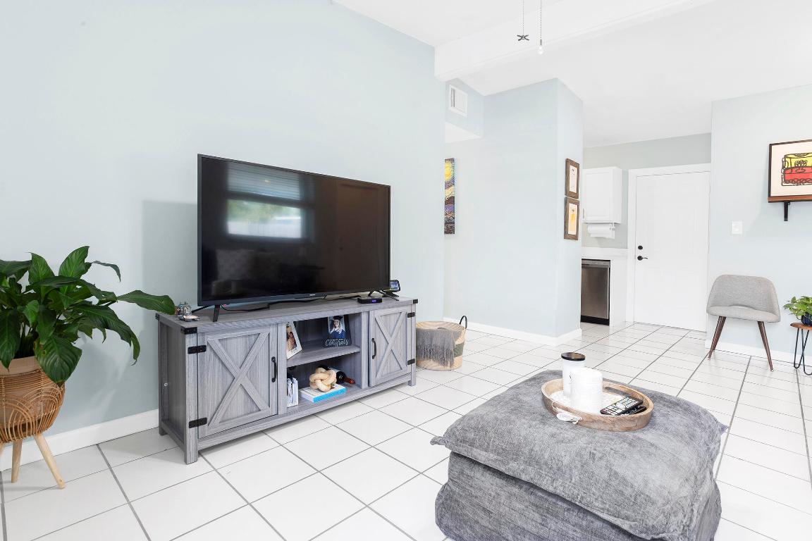 5241 NE 16th Terrace E