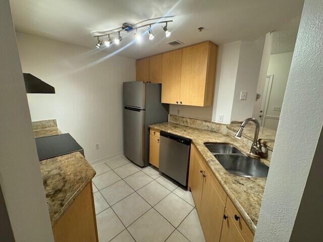 CONDOS AT COURTNEY PARK - Residential Lease