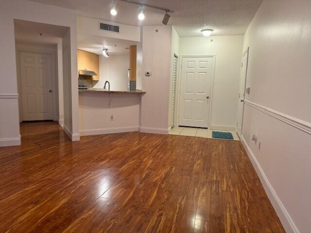 CONDOS AT COURTNEY PARK - Residential Lease