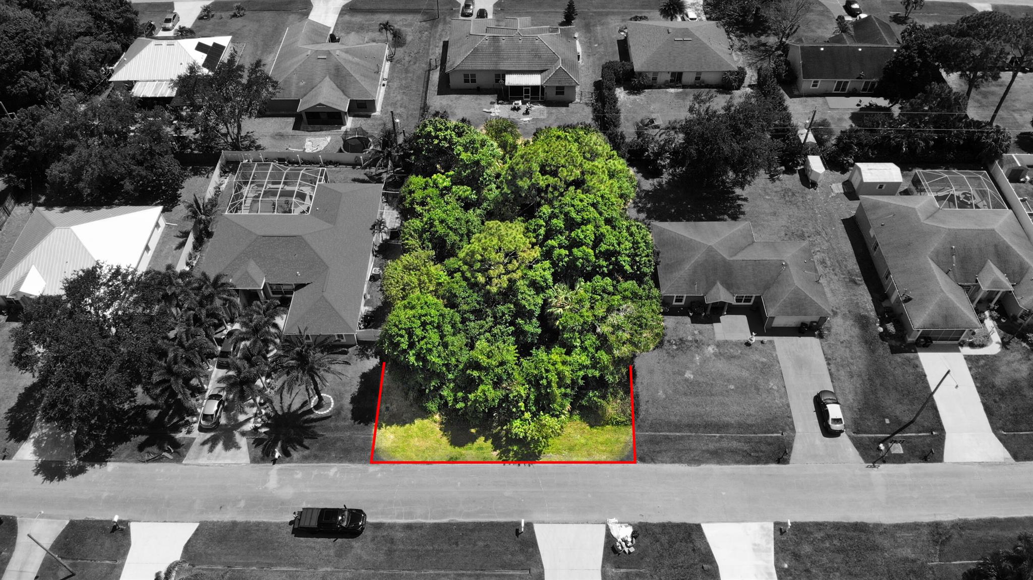 Prime opportunity! Zoned for single-family home in Port St. Lucie, Florida. Build your dream residence in this sought-after location. Enjoy the vibrant community and nearby amenities. Easy access to I95 for commuting. Don't wait, secure your slice of paradise today.