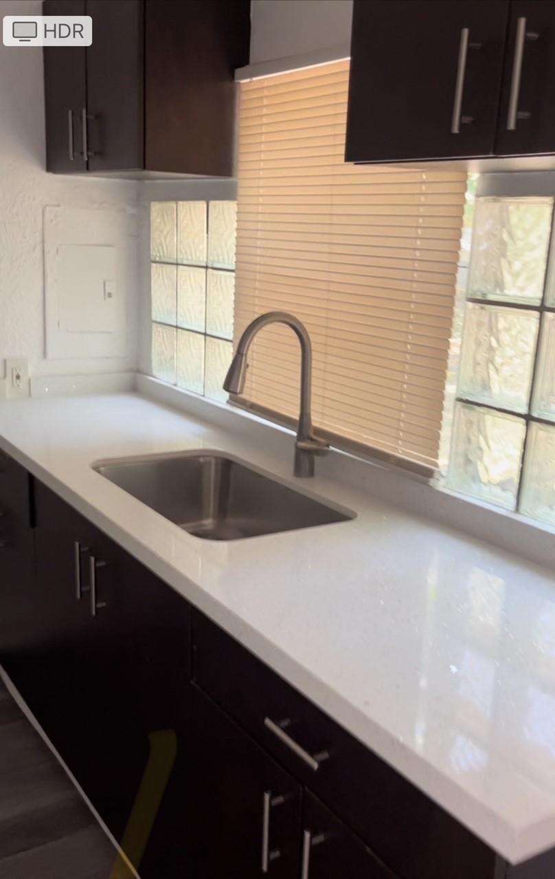 Broward Manor 33-16 B - Residential Lease