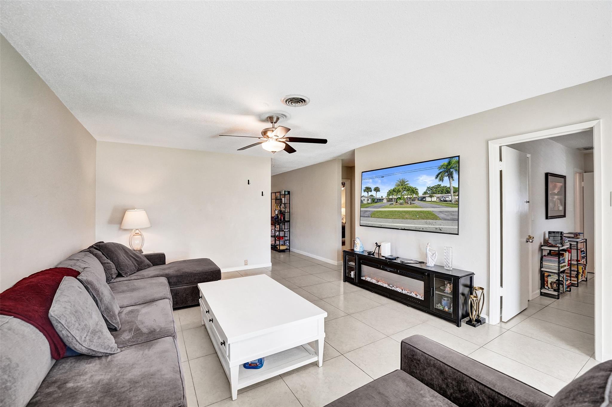 1623-1625 NE 45th Street