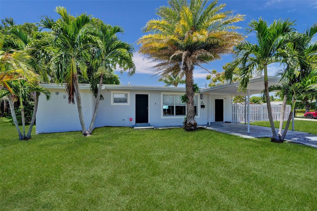 Photo of 921 SW 30th Avenue, Fort Lauderdale, FL 33312 (MLS # F10453537)