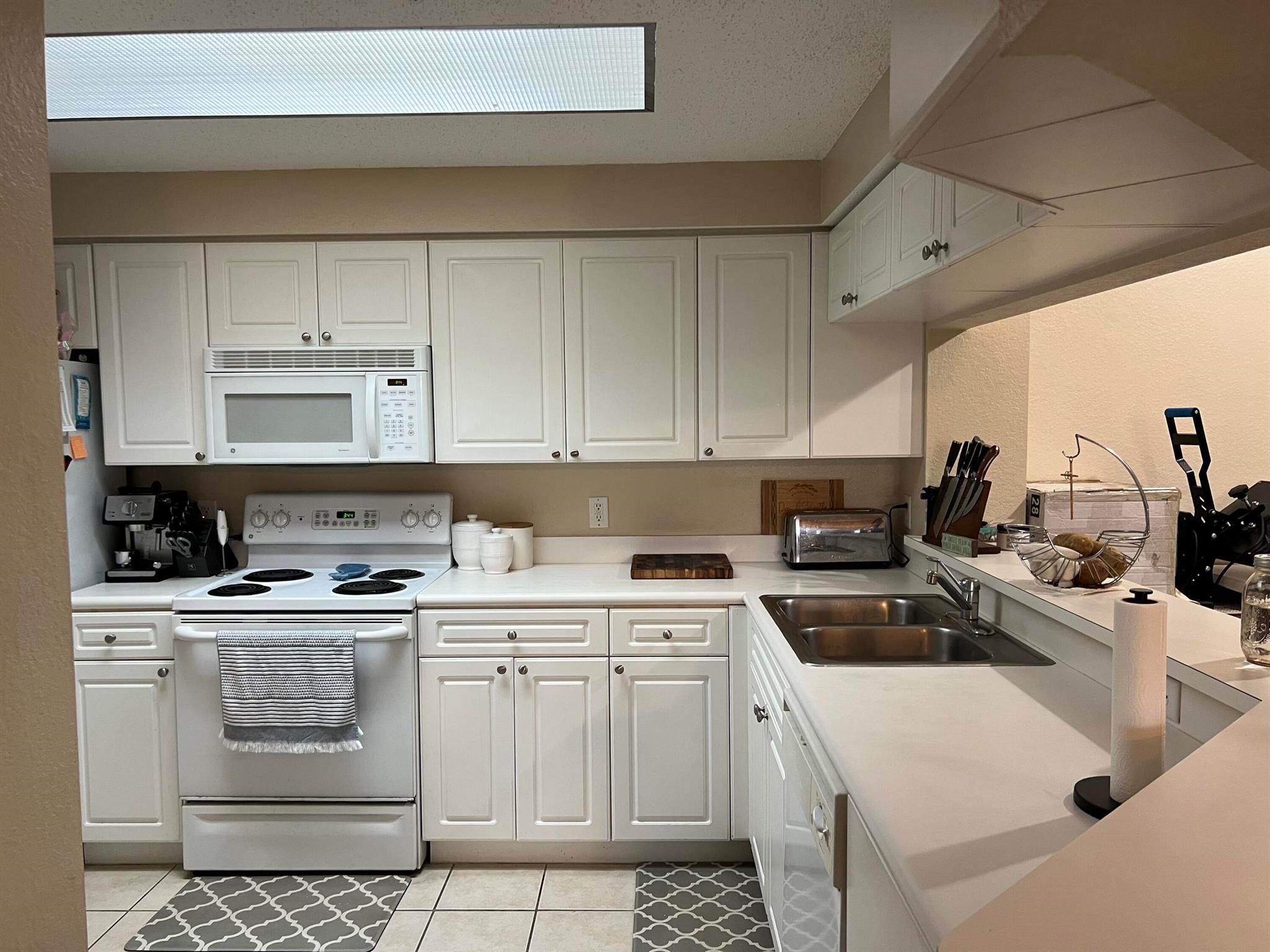 SAN MATERA THE GARDENS CO - Residential Lease