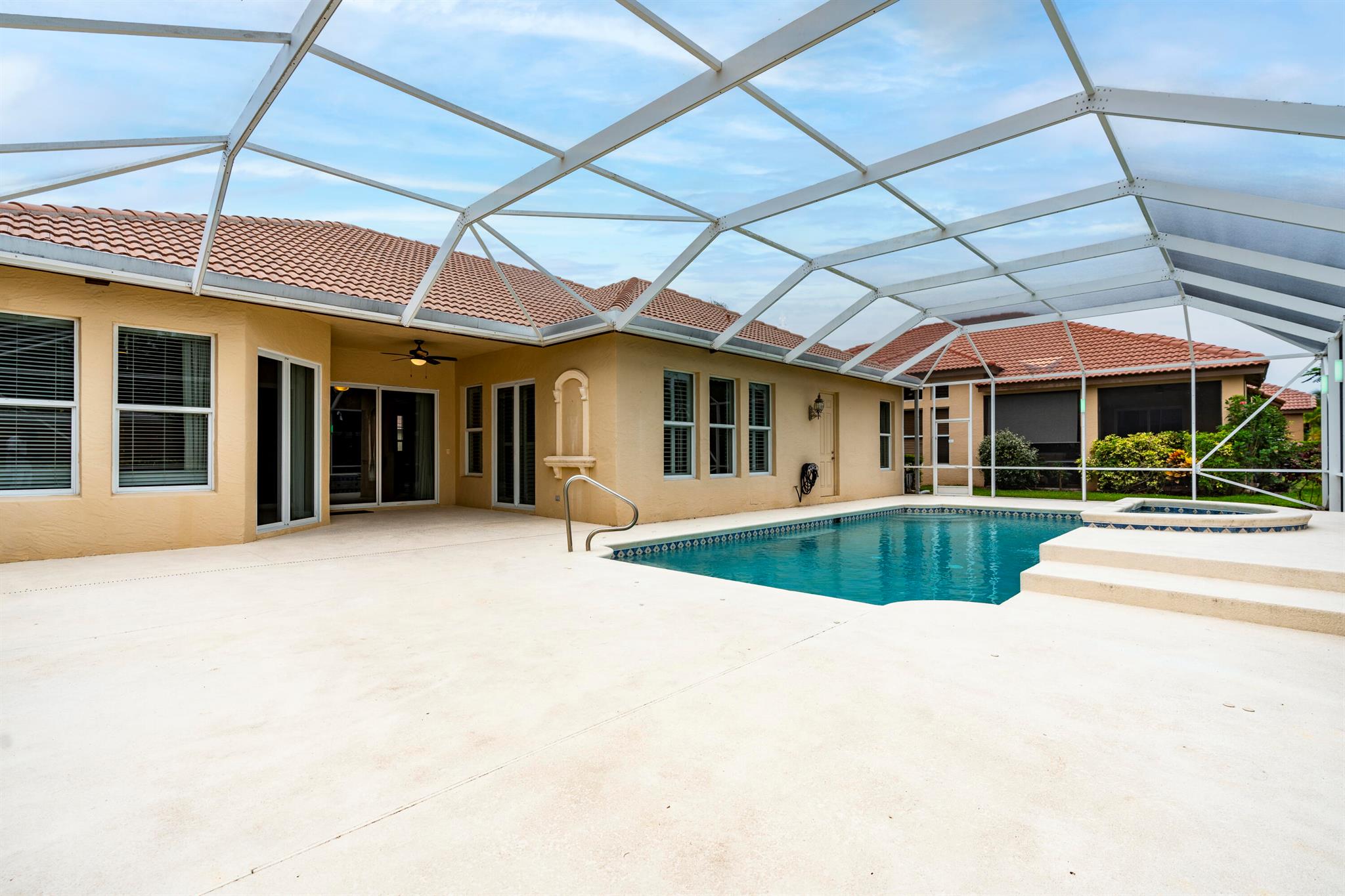 VINEYARDS - Residential