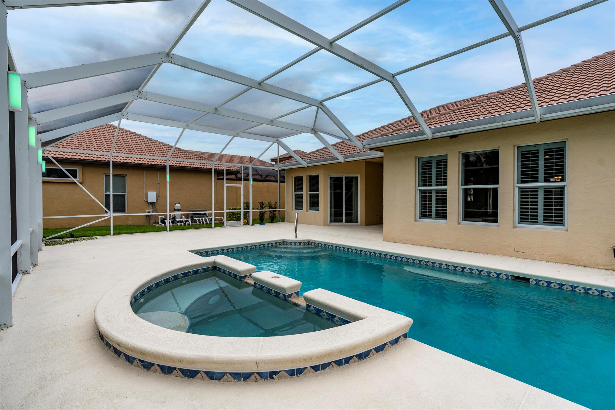 VINEYARDS - Residential