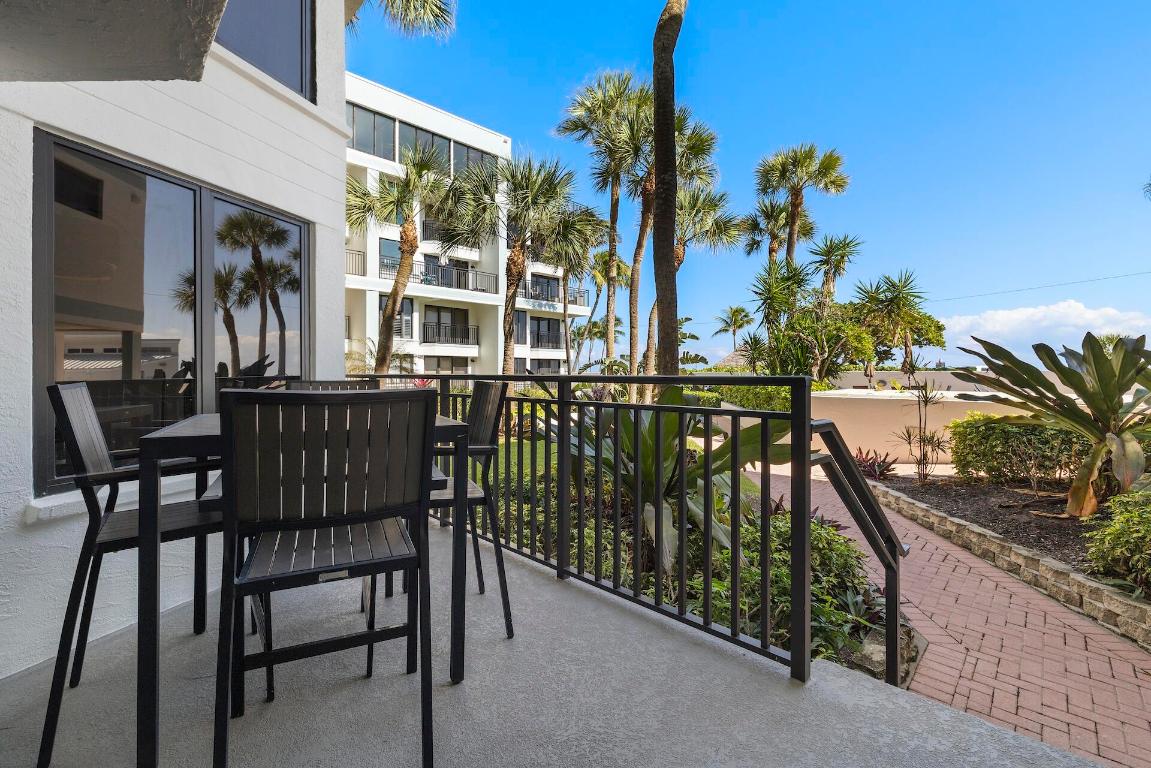 ISLAND POINT CONDO - Residential