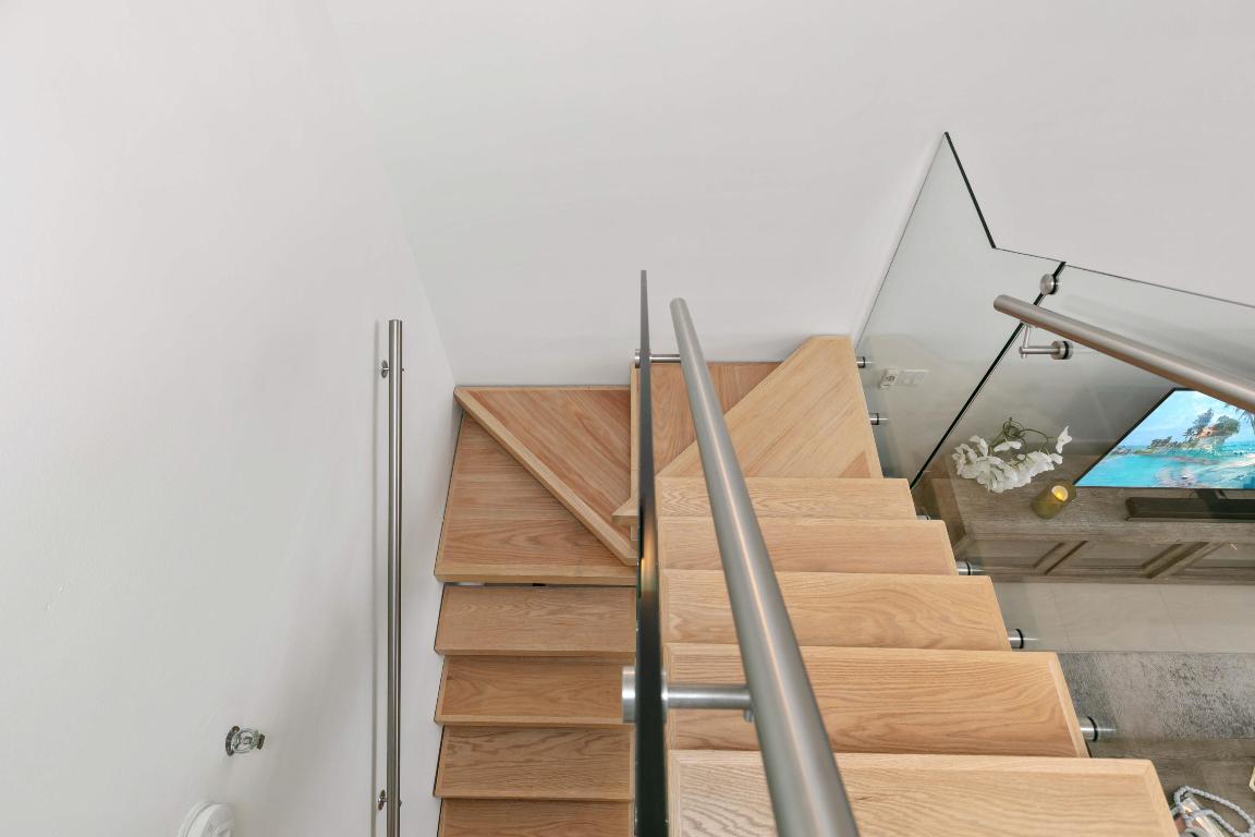 ISLAND POINT CONDO - Residential