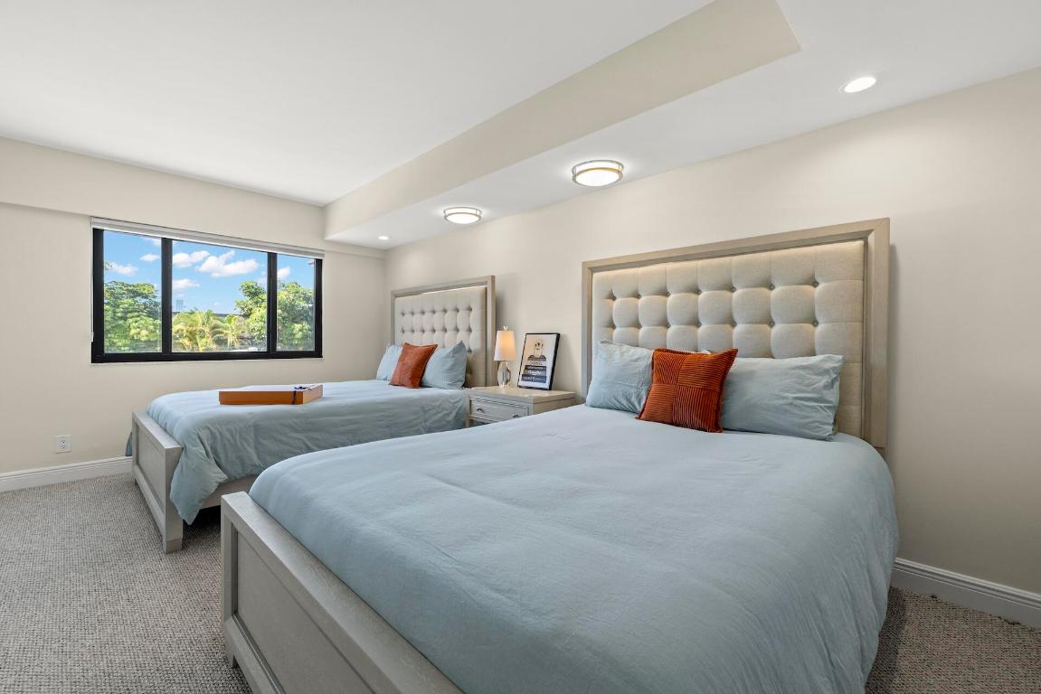 ISLAND POINT CONDO - Residential