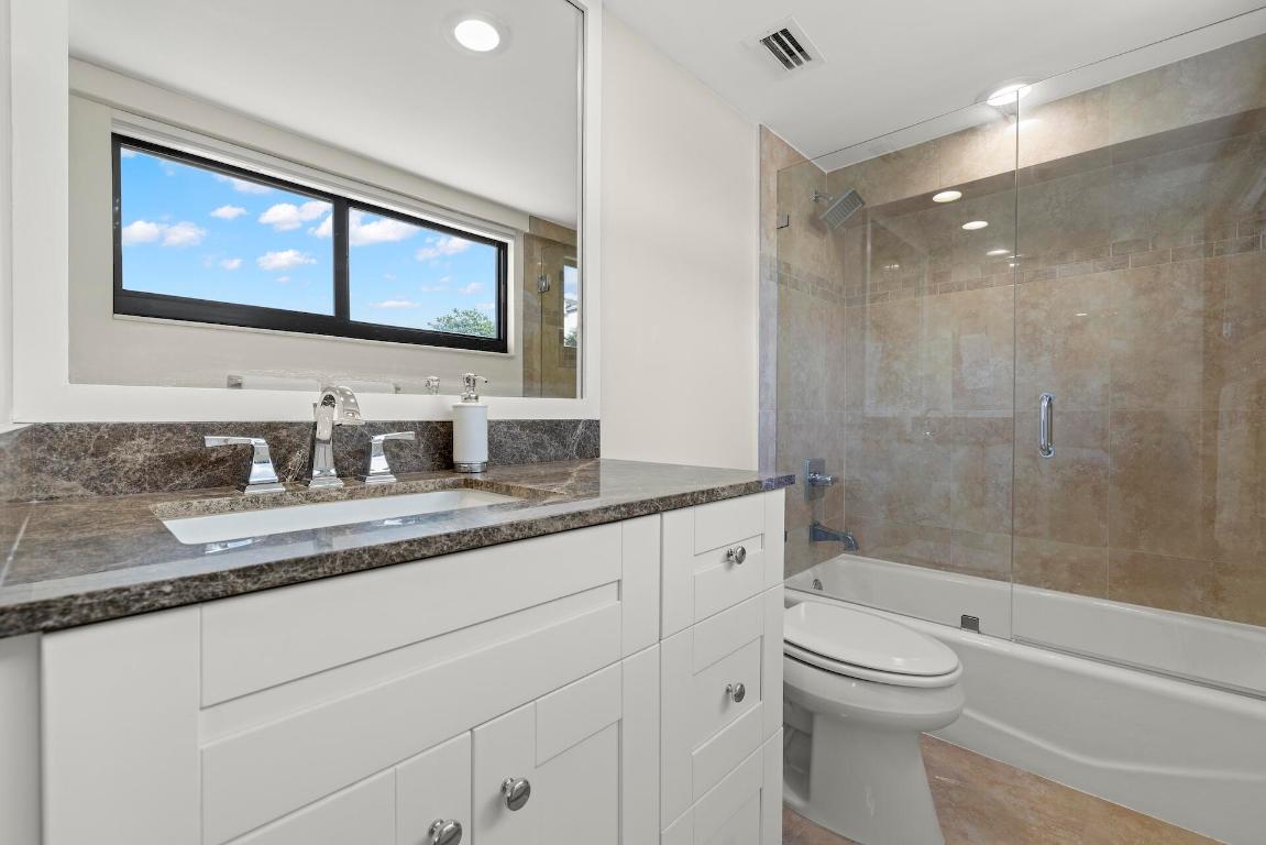 ISLAND POINT CONDO - Residential