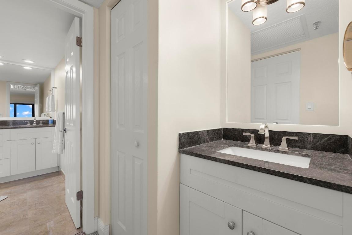 ISLAND POINT CONDO - Residential