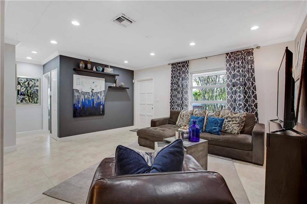 Photo of 1440 NE 15th Ave, Fort Lauderdale, FL 33304 (MLS # F10274619)