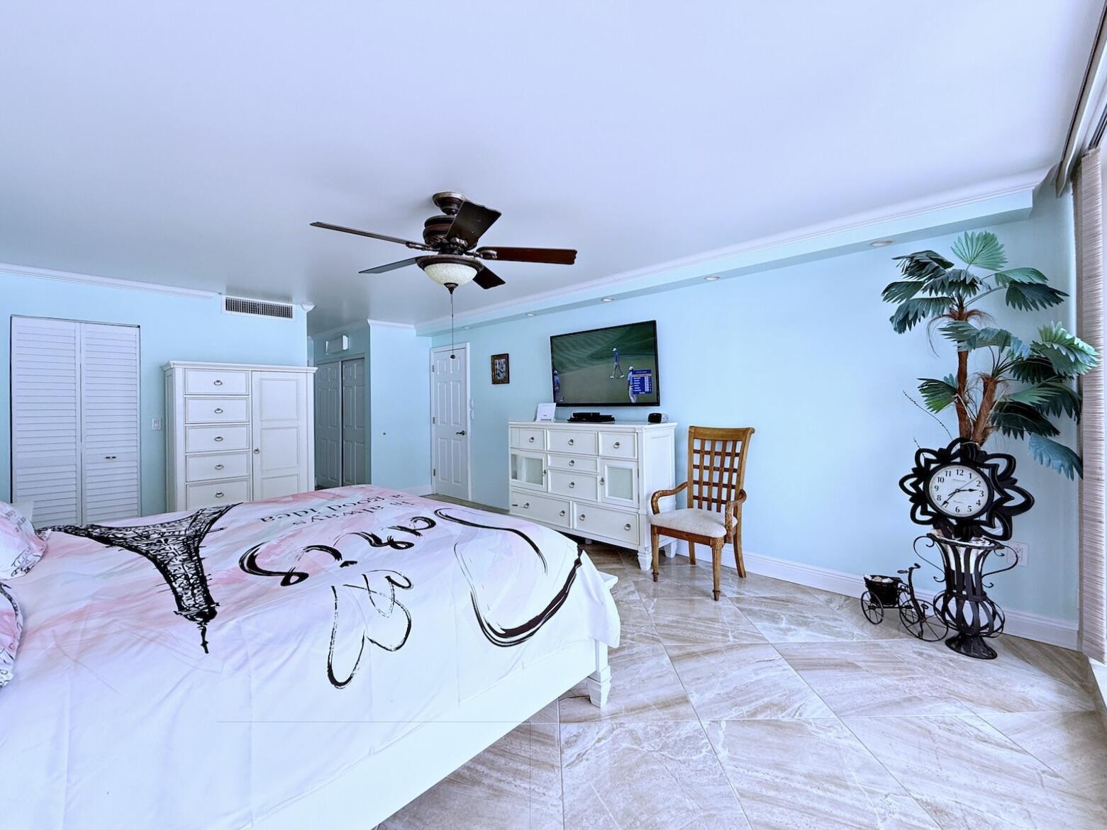 BARCLAY CONDO - Residential Lease