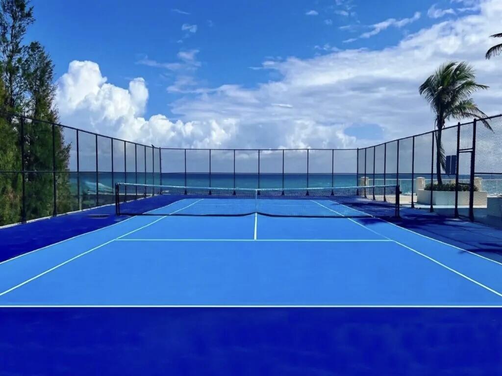 BARCLAY CONDO - Residential Lease