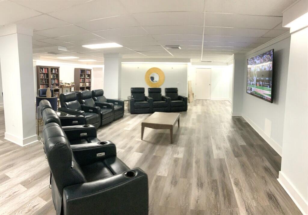 BARCLAY CONDO - Residential Lease