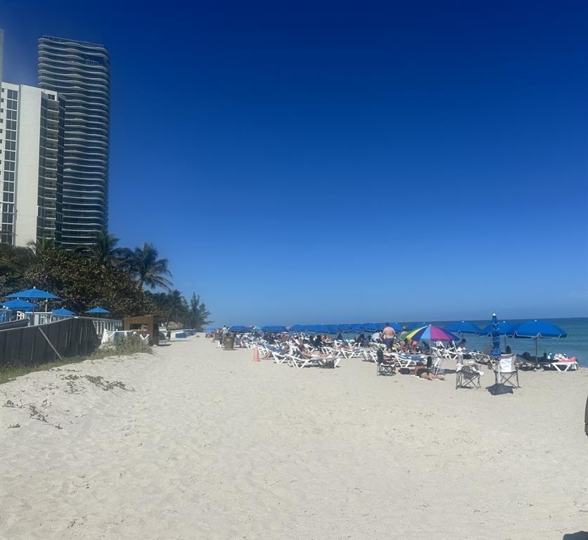 THE AVENTURA BEACH CLUB - Residential