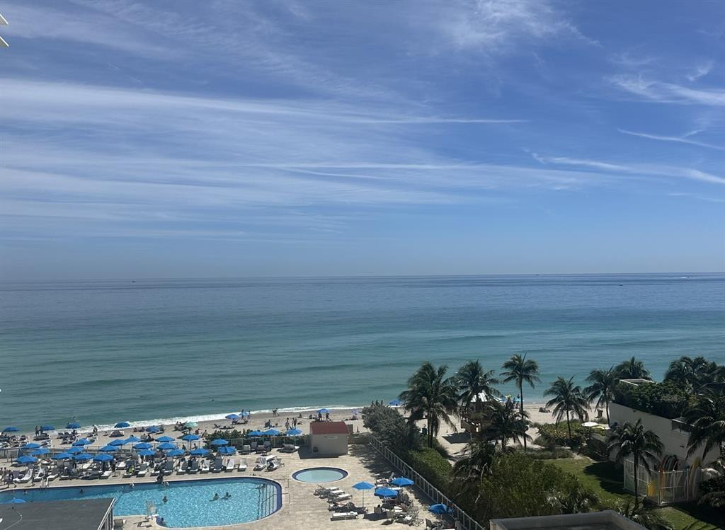 THE AVENTURA BEACH CLUB - Residential