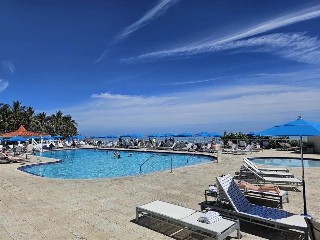 THE AVENTURA BEACH CLUB - Residential