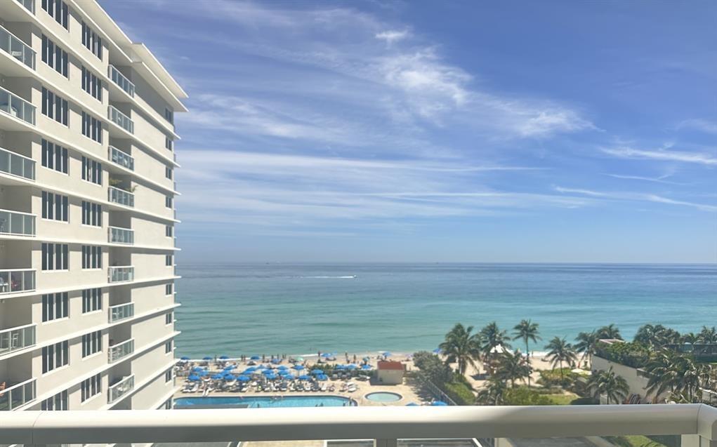 THE AVENTURA BEACH CLUB - Residential