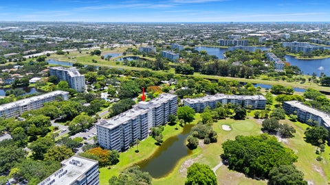 Photo of 3510 Oaks Way #406, Pompano Beach, FL 33069 (MLS # B26047980)