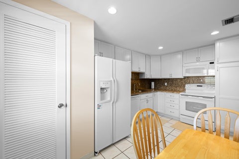Tiny photo for 3510 Oaks Way #406, Pompano Beach, FL 33069 (MLS # B26047980)