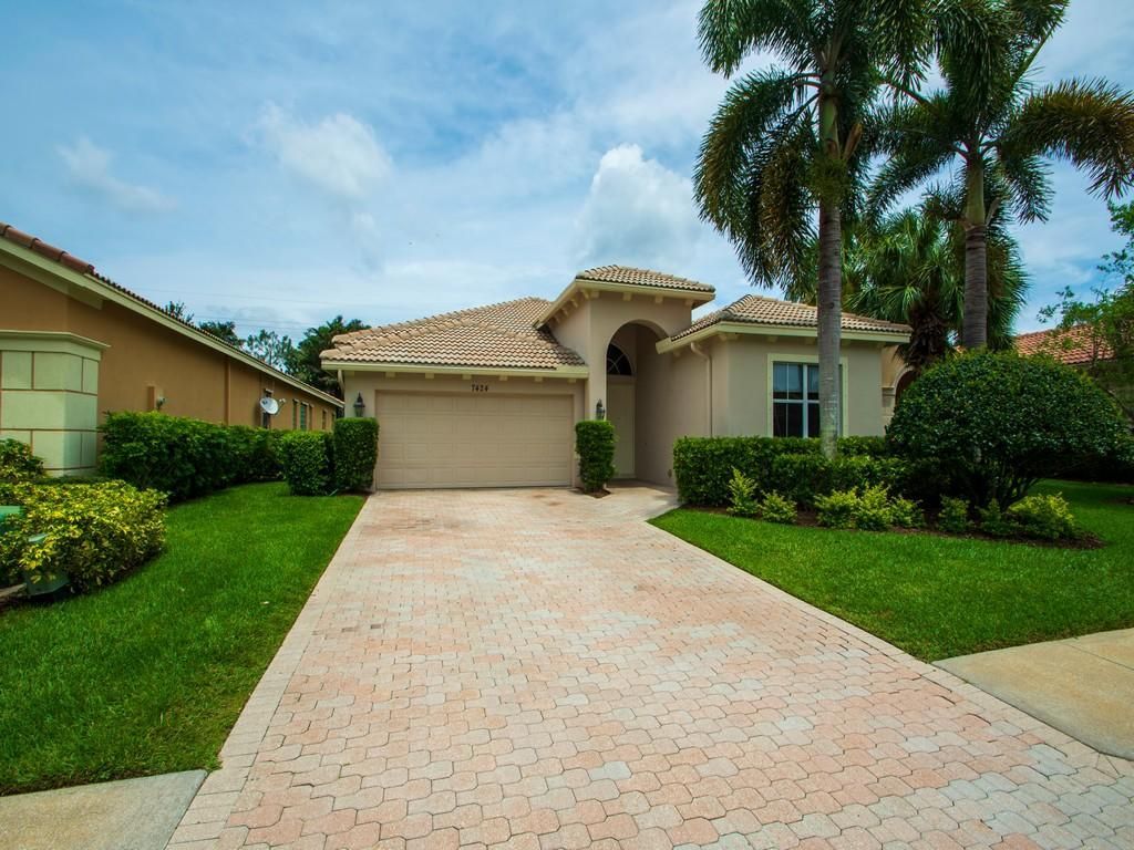 Photo of 7424 Bob O Link Way, Port Saint Lucie, FL 34986 (MLS # R10721610)