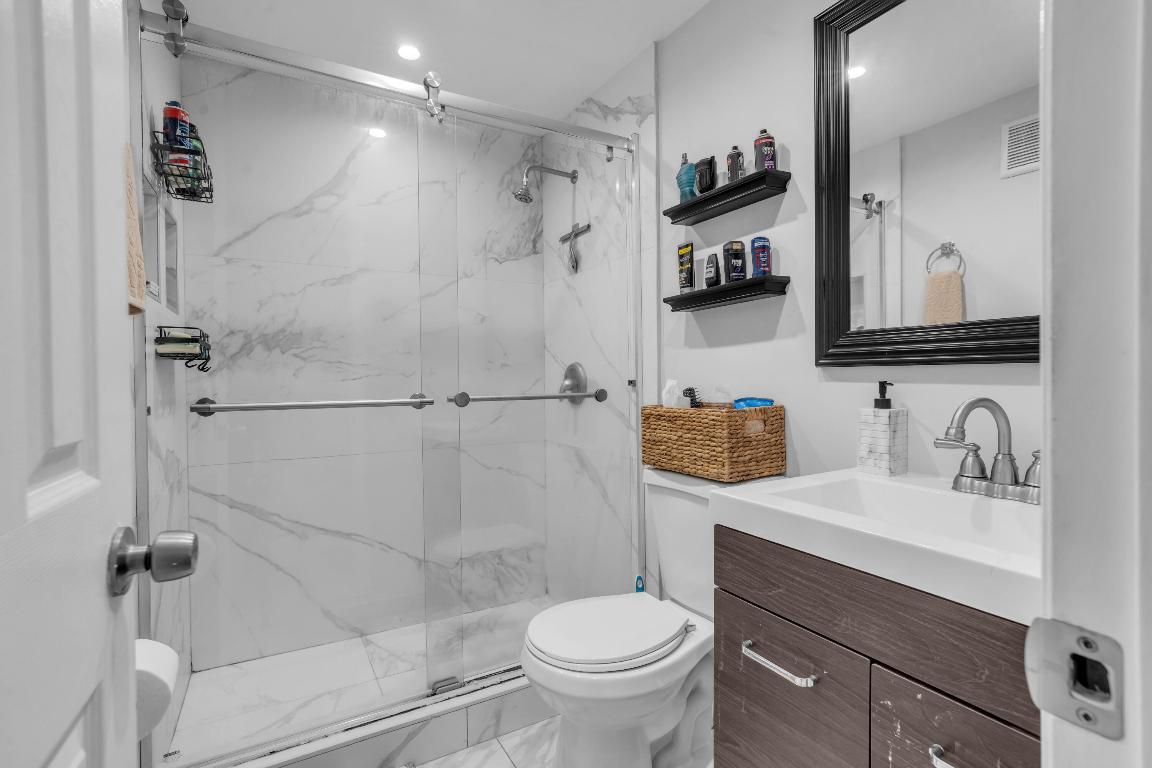 301 E Mcnab Road 103