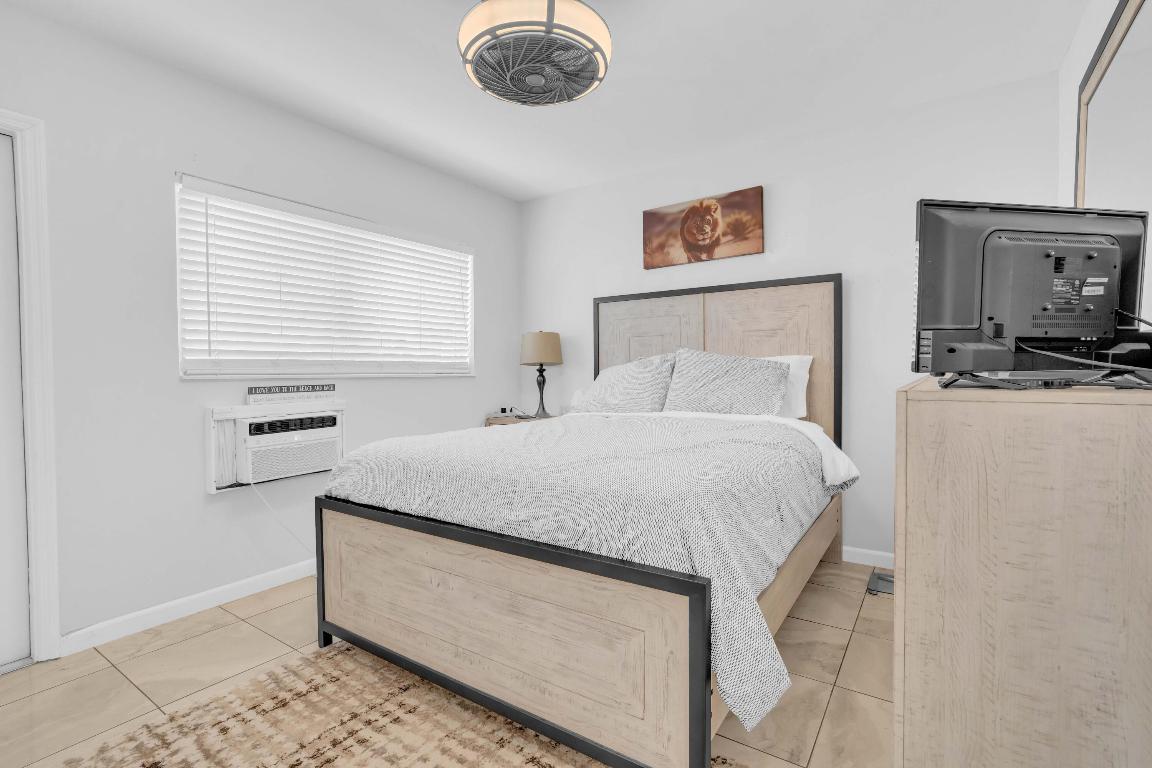 301 E Mcnab Road 103