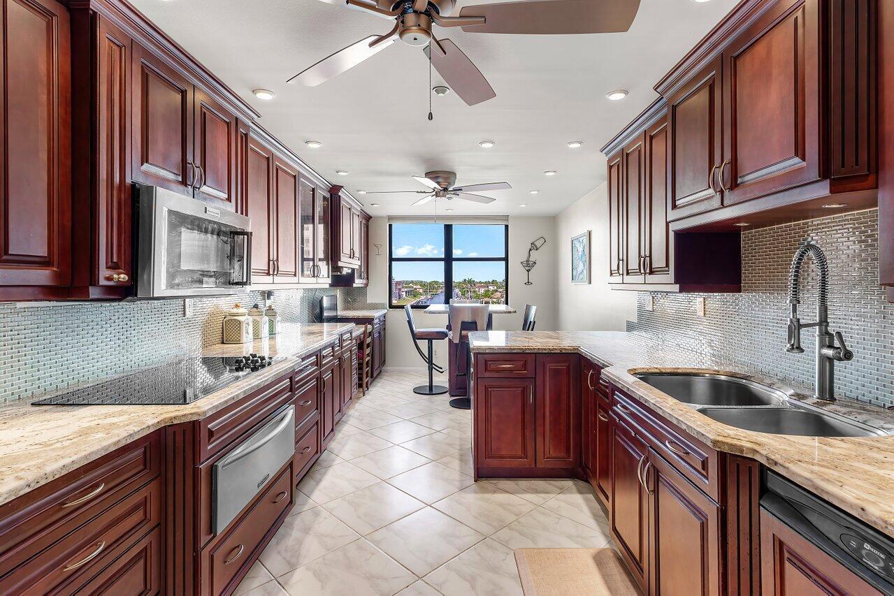 HILLSBORO OCEAN CLUB COND - Residential