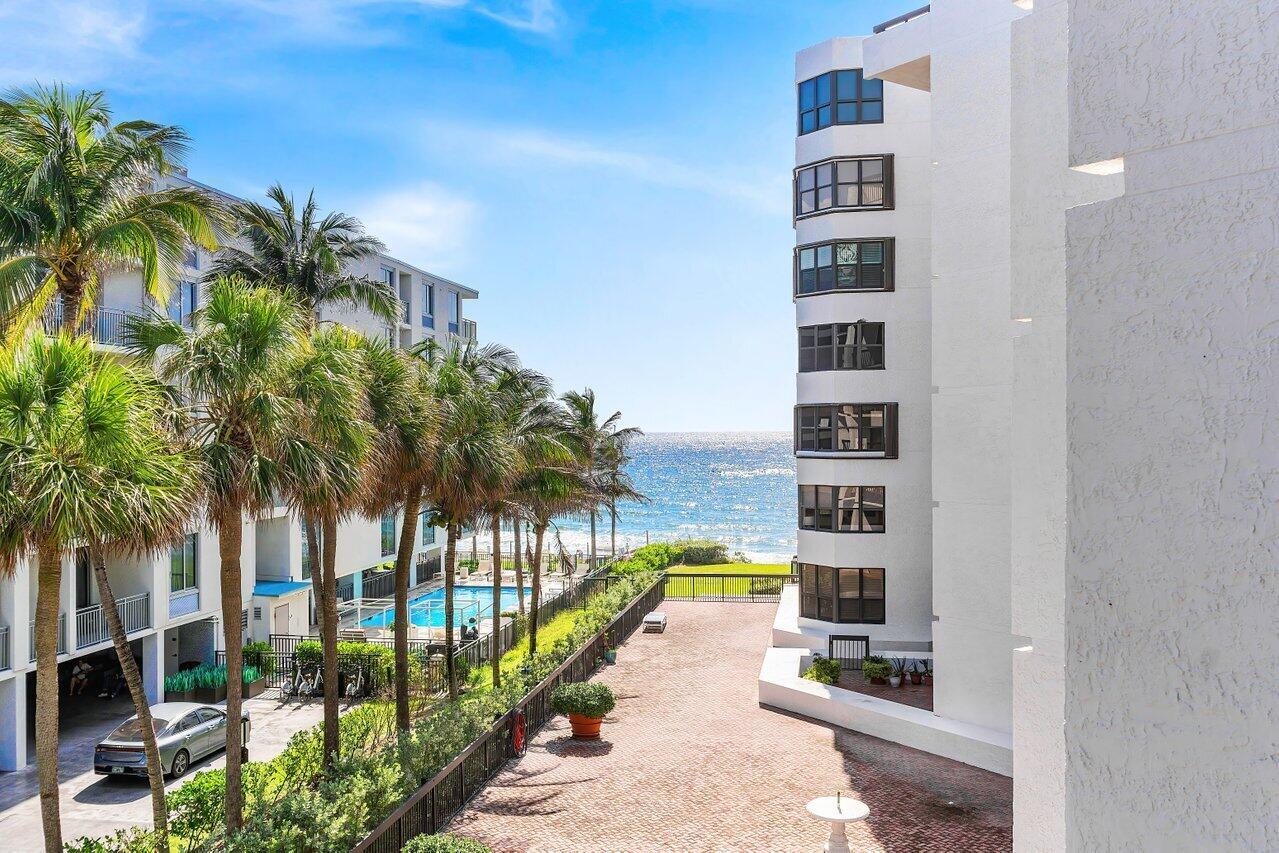 HILLSBORO OCEAN CLUB COND - Residential