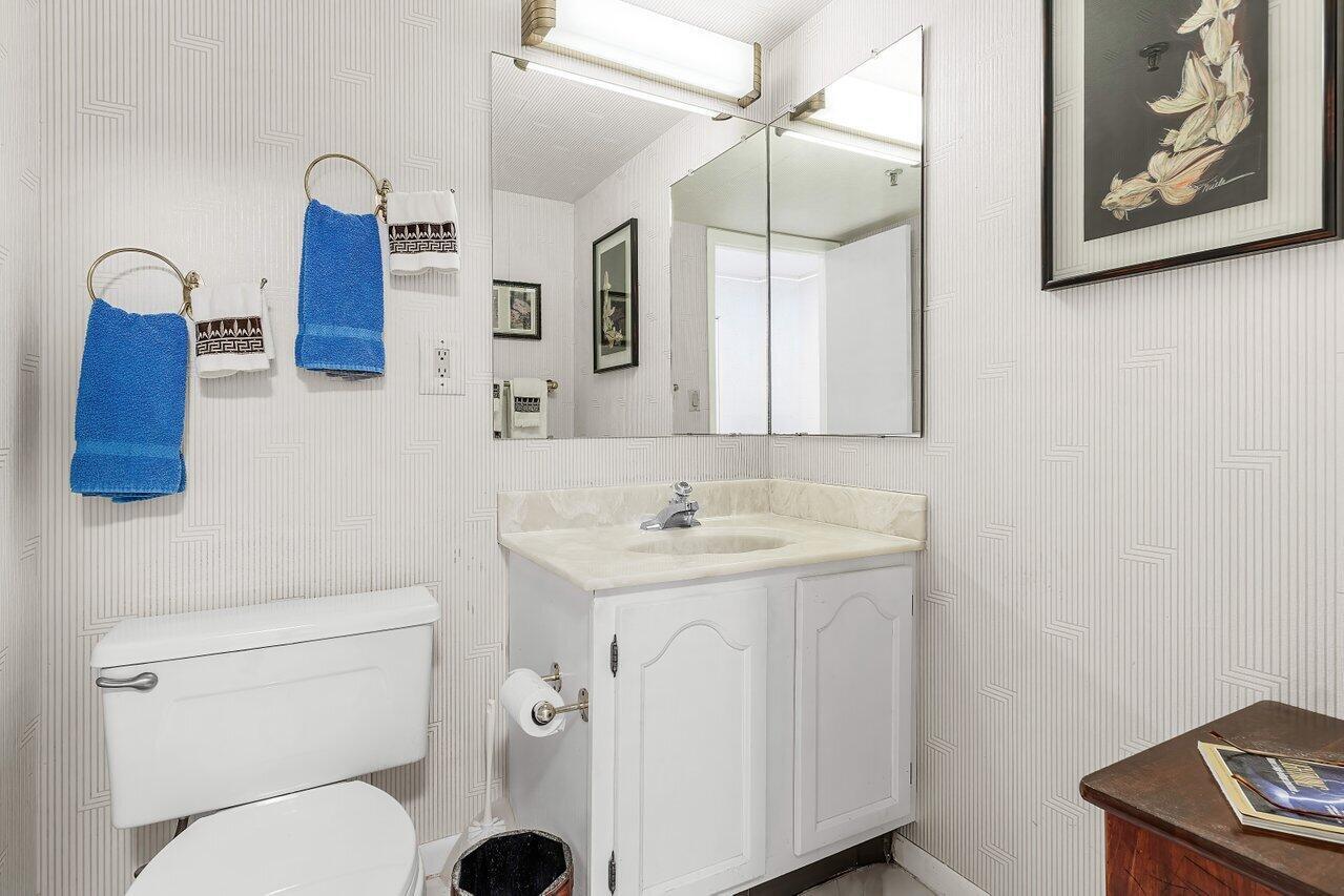 HILLSBORO OCEAN CLUB COND - Residential