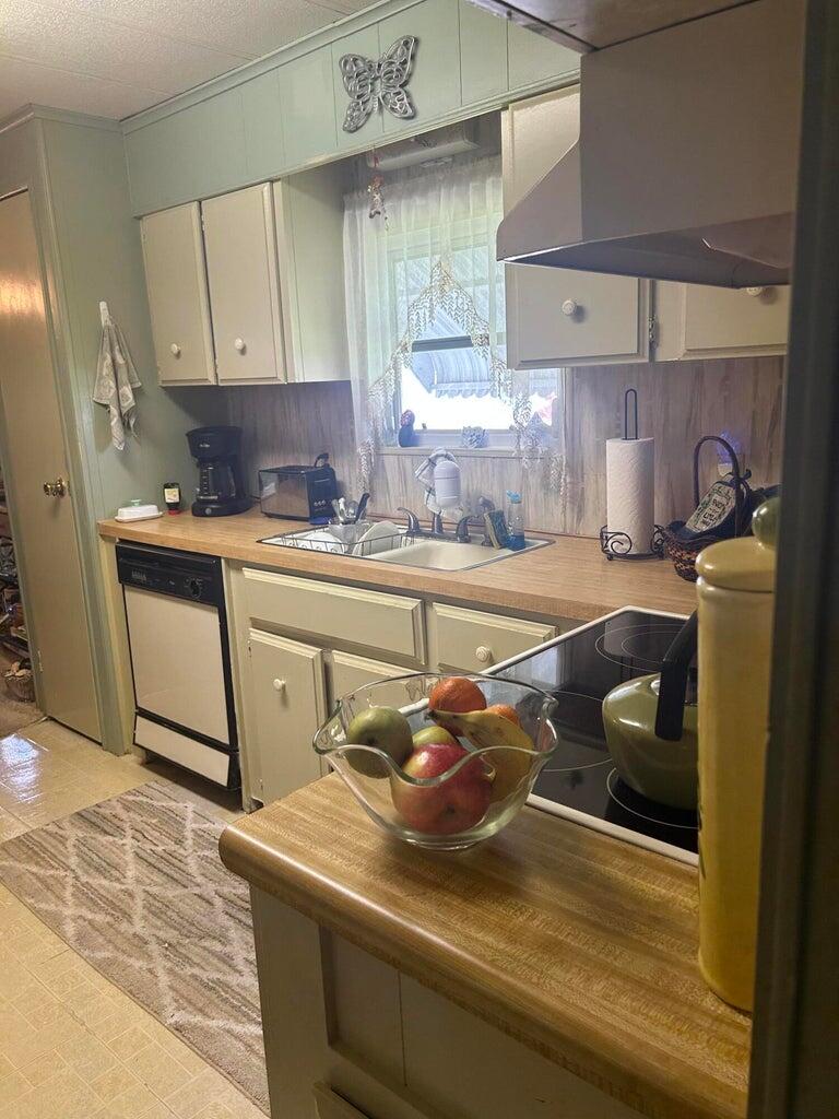 Spanish Lakes - Residential