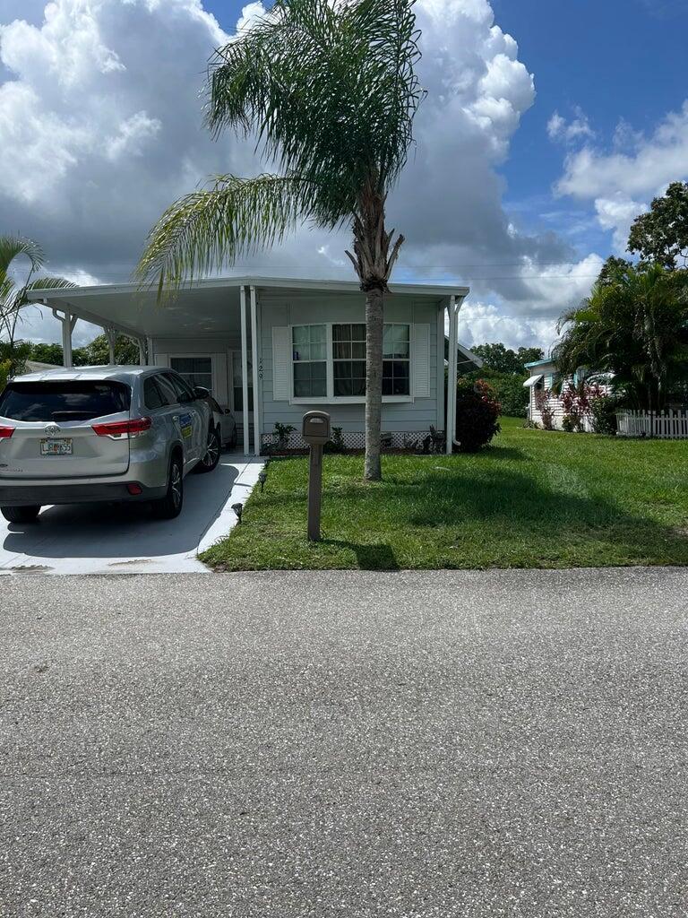 THIS MANUFACRURED HOME IS IN A 55+ COMMUNITY