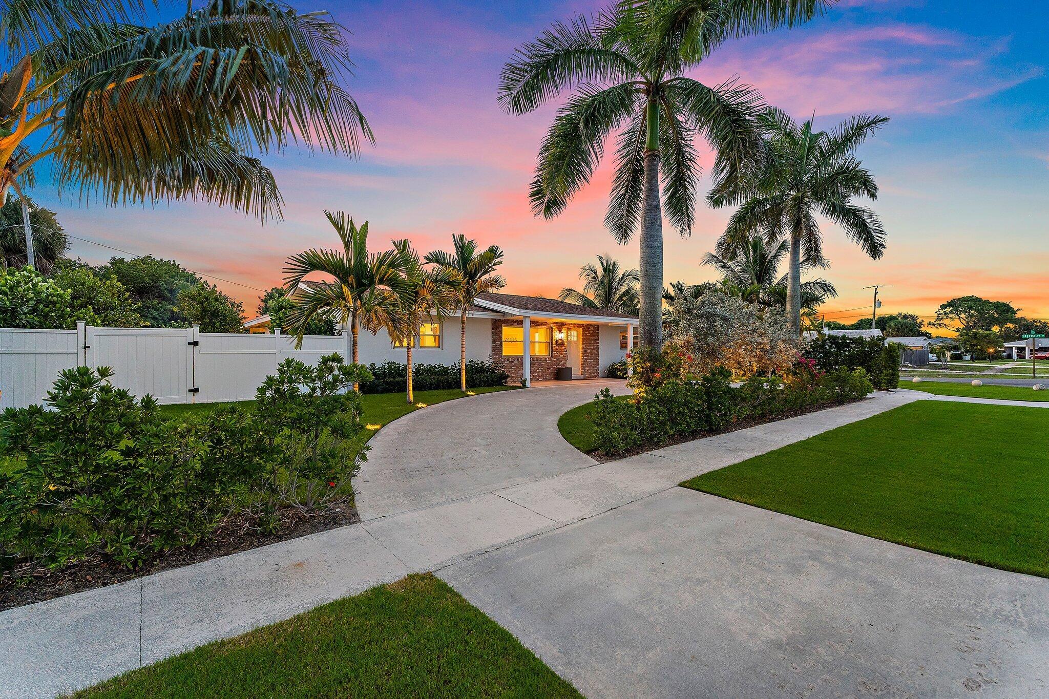 2449 Palm Road