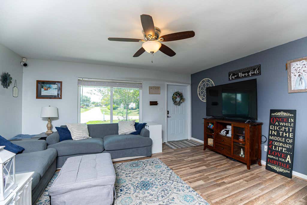 Photo of 286 SW KENTWOOD Road, Port Saint Lucie, FL 34953 (MLS # B26052114)