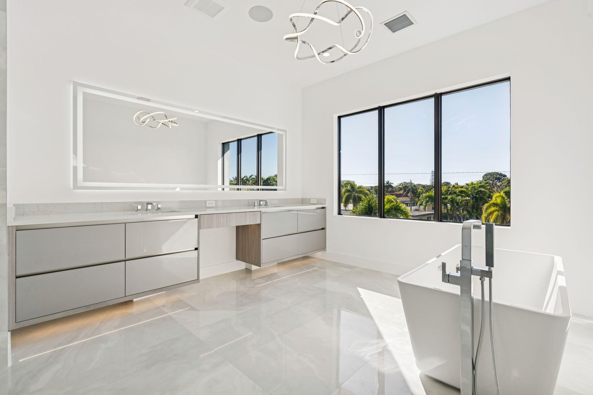 SPANISH VILLAGE - Residential