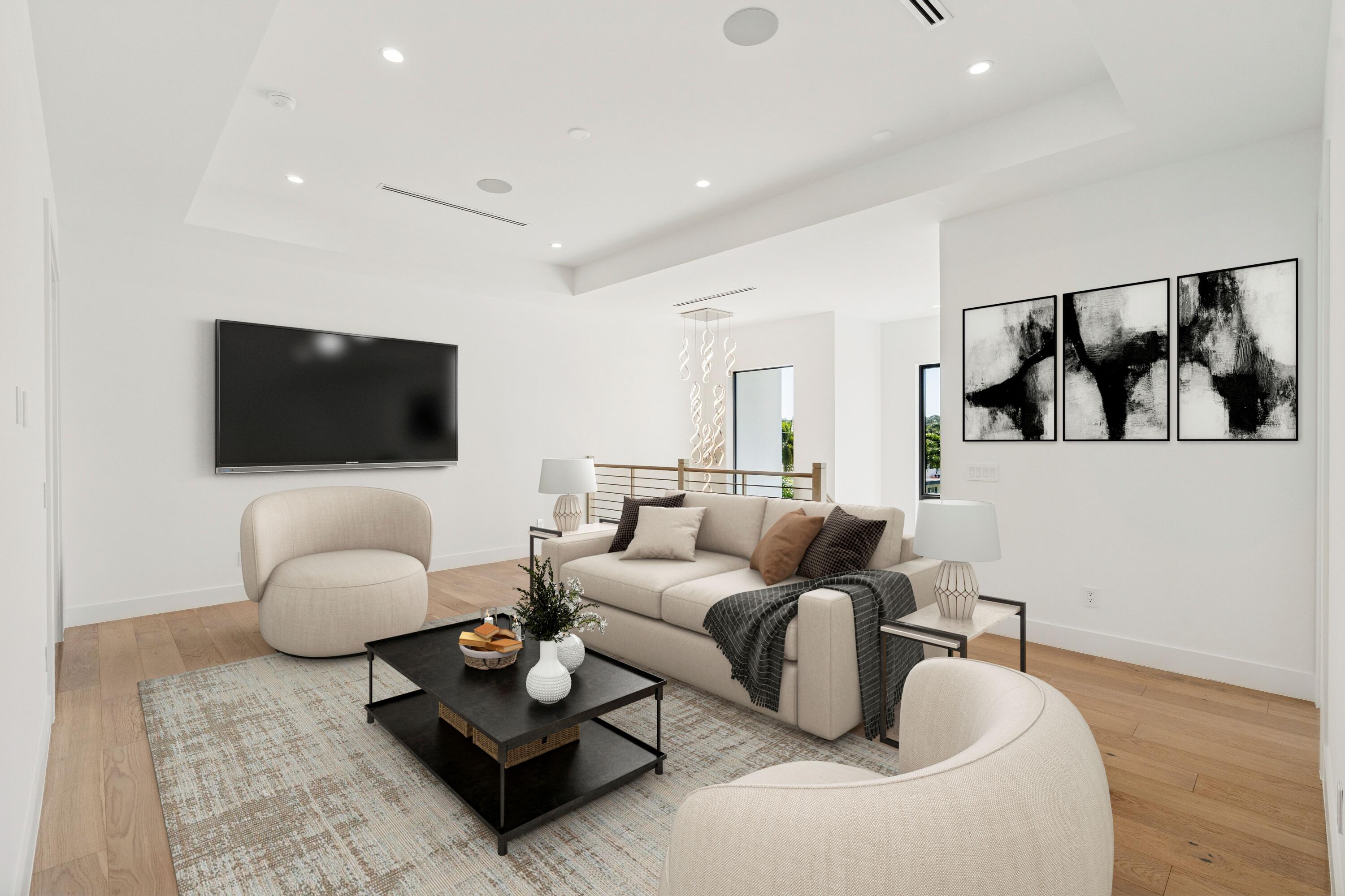 SPANISH VILLAGE - Residential