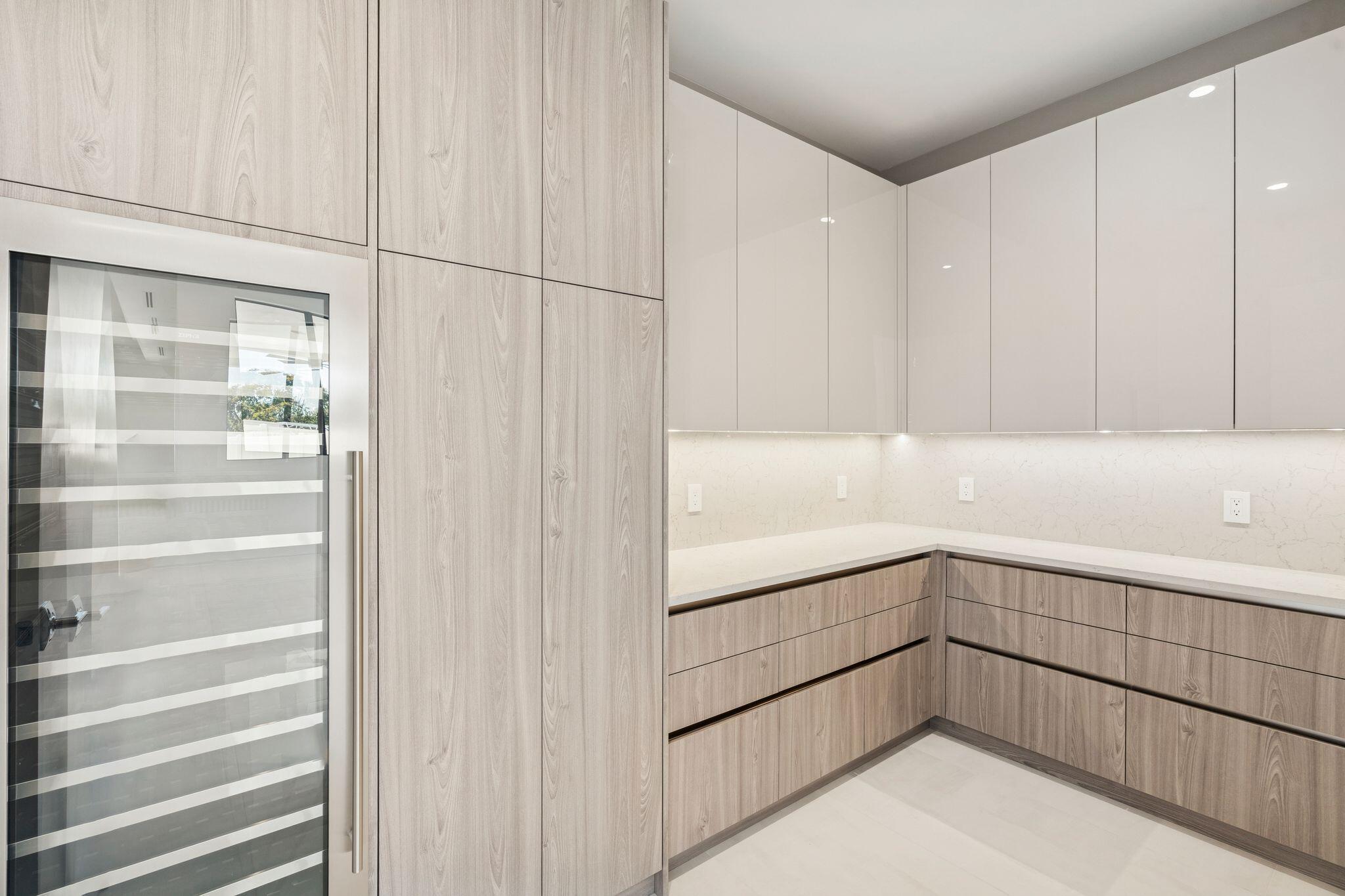 SPANISH VILLAGE - Residential