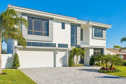 261 NW 8th Street Boca Raton FL 33432