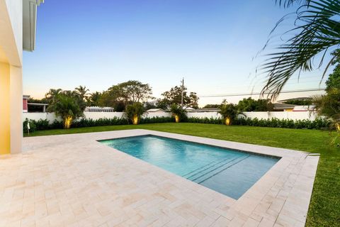 Tiny photo for 261 NW 8th Street, Boca Raton, FL 33432 (MLS # R11161135)