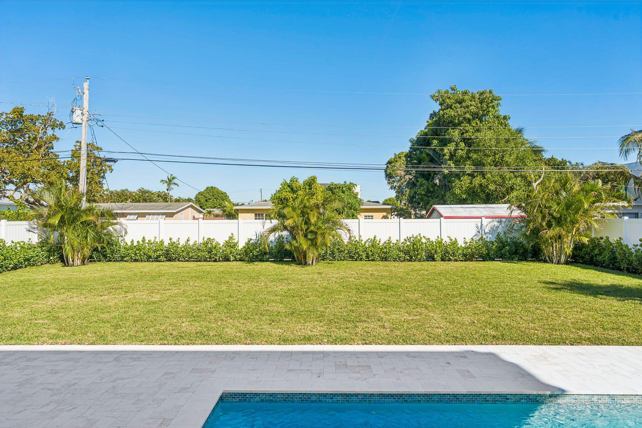 SPANISH VILLAGE - Residential