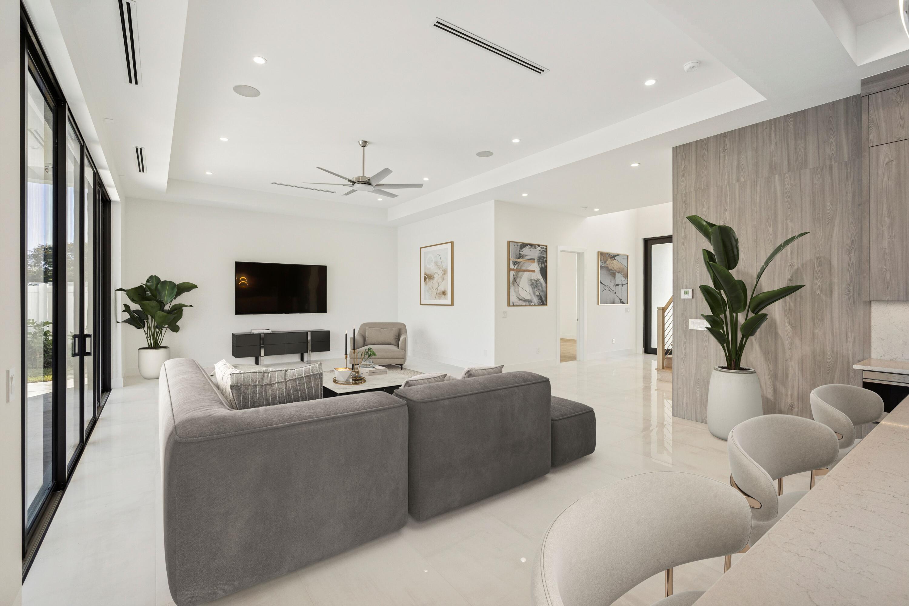 SPANISH VILLAGE - Residential