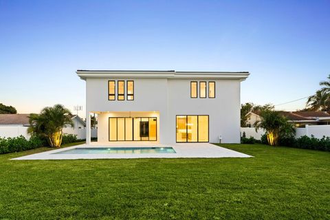Tiny photo for 261 NW 8th Street, Boca Raton, FL 33432 (MLS # R11161135)