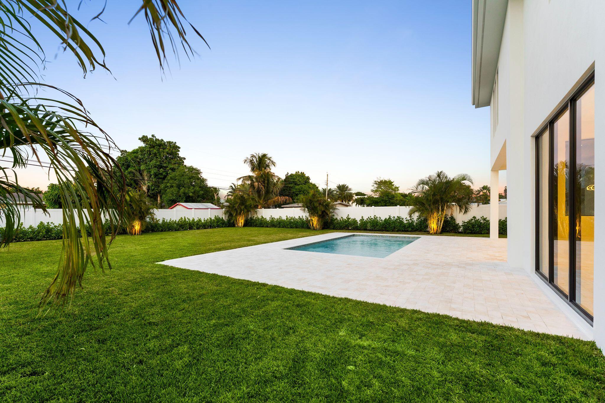 SPANISH VILLAGE - Residential