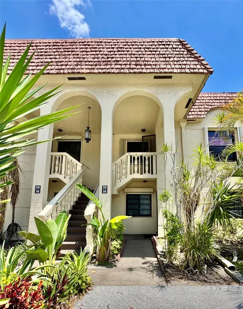 138 S Cypress Rd Unit 215, Pompano Beach, FL MLS: F10498440