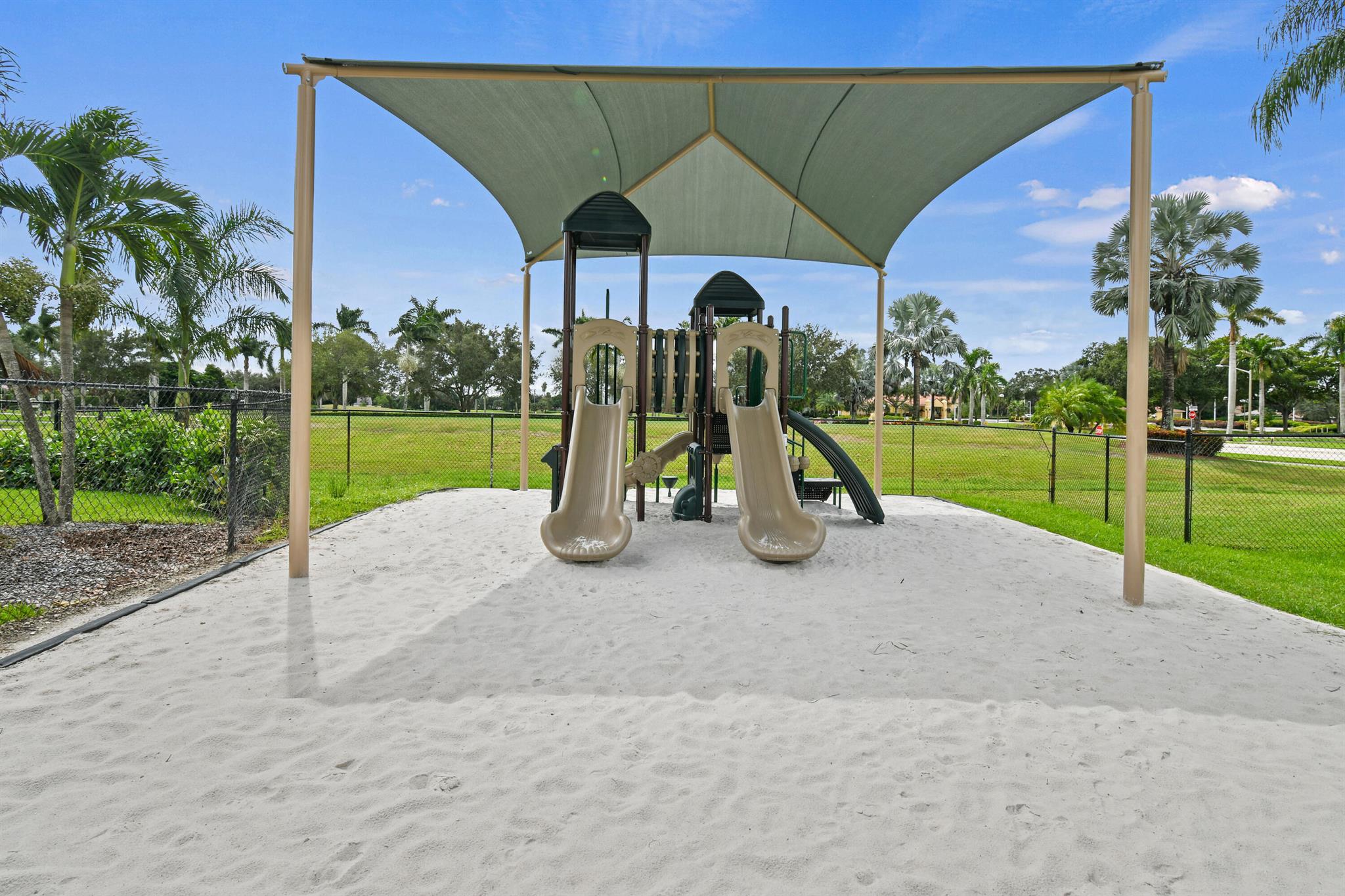 FAIRFIELDS LACUNA 6 - Residential