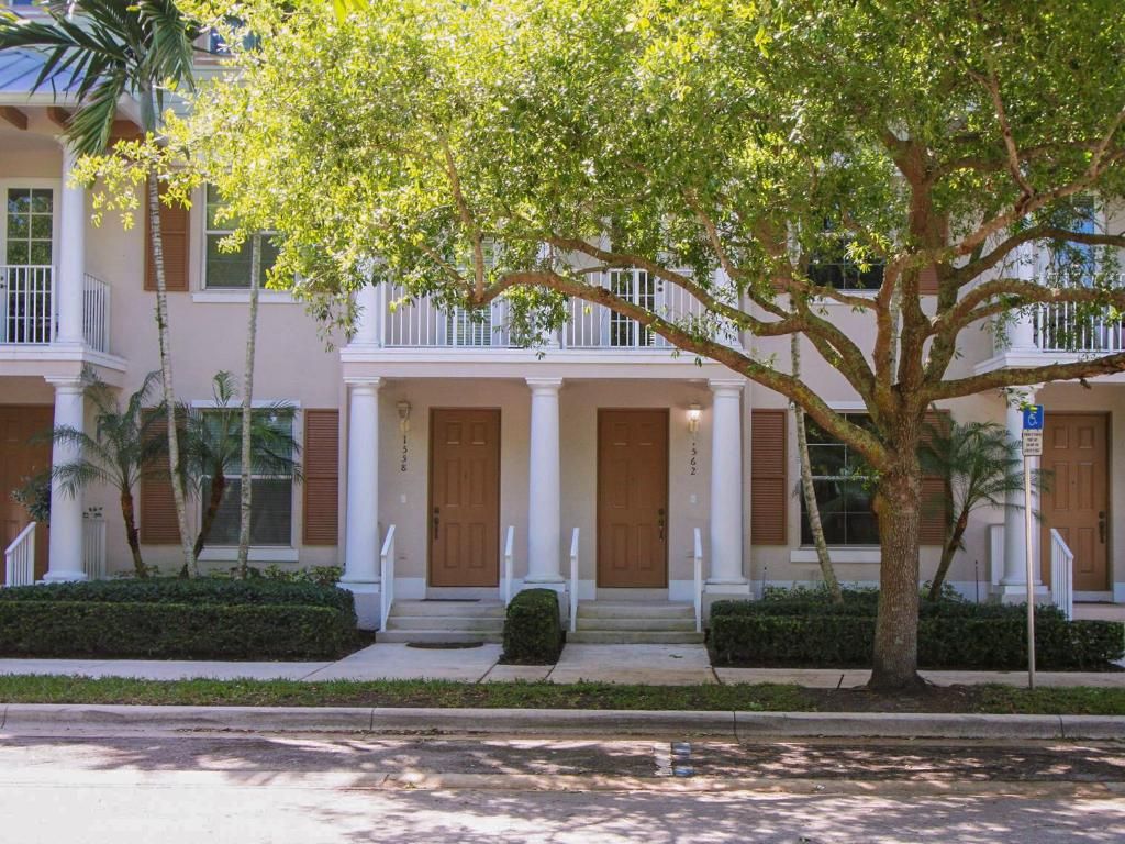 Photo of 1562 Grande Cull Way, Jupiter, FL 33458 (MLS # R11096548)