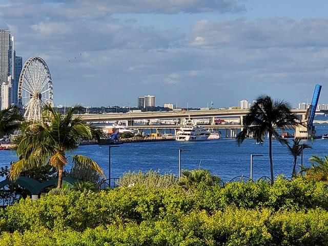 THE COURTS BRICKELL KEY - Residential