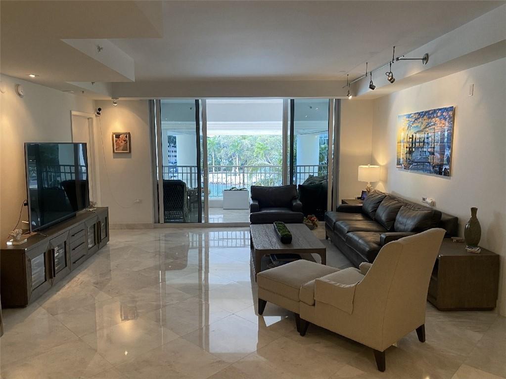 THE COURTS BRICKELL KEY - Residential